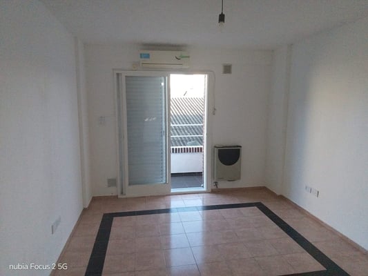 Venta departamento monoambiente en Constitución con balcón. — foto 3