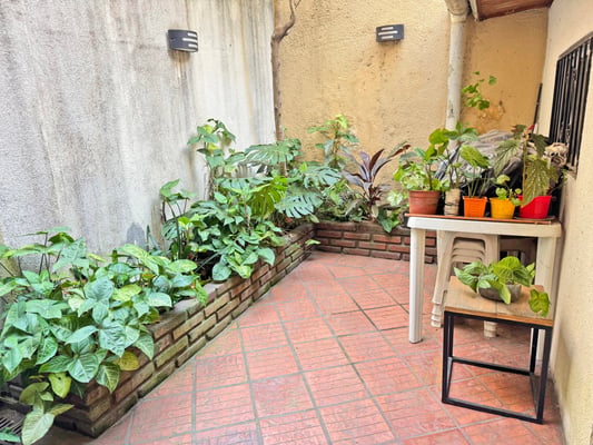 VENTA PH 2 AMBIENTES CON ESTUDIO Y PATIO EN P.B - ALMAGRO — foto 2