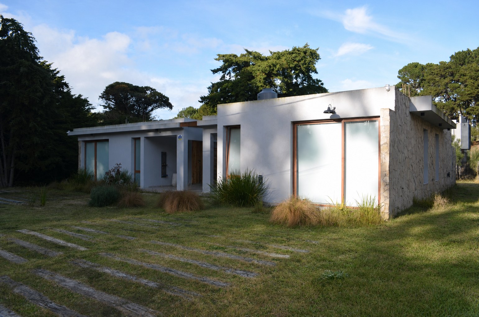VENTA DE DOS CASAS- 3 AMBIENTES–66m² CUBIERTOS CADA UNA–MAR DE LAS PAMPAS | IDEAL INVERSIÓN. — foto 1