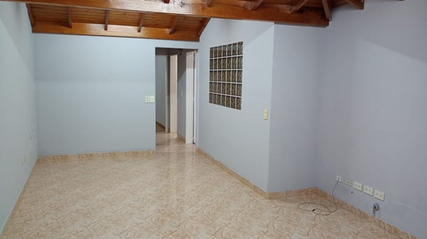ALQUILER Excelente PH 3 Amb. con Patio en Martínez — foto 2