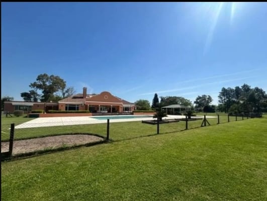 GRAN LOTE 2000m2 B° FINCAS DE SAN VICENTE GOLF — foto 5