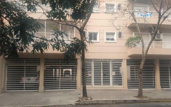 COCHERA FIJA Y CUBIERTA EN VICTORIA – EXCELENTE UBICACIÓN — foto 4