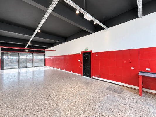ALQUILER GALPÓN / LOCAL COMERCIAL 915 M² – AV. HIPÓLITO YRIGOYEN – AVELLANEDA — foto 2