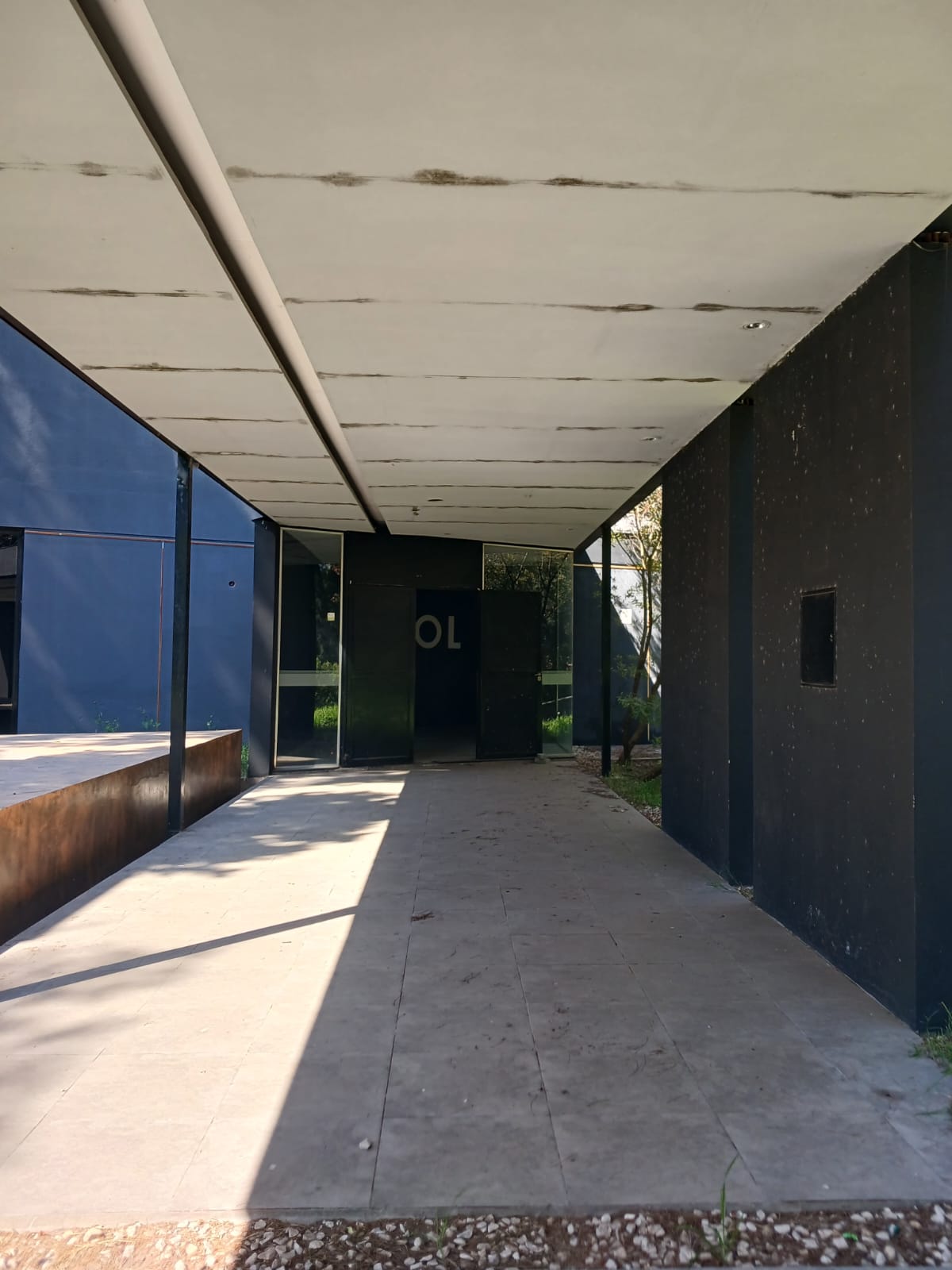 Terreno con salon ideal inversor o desarrollador — foto 1