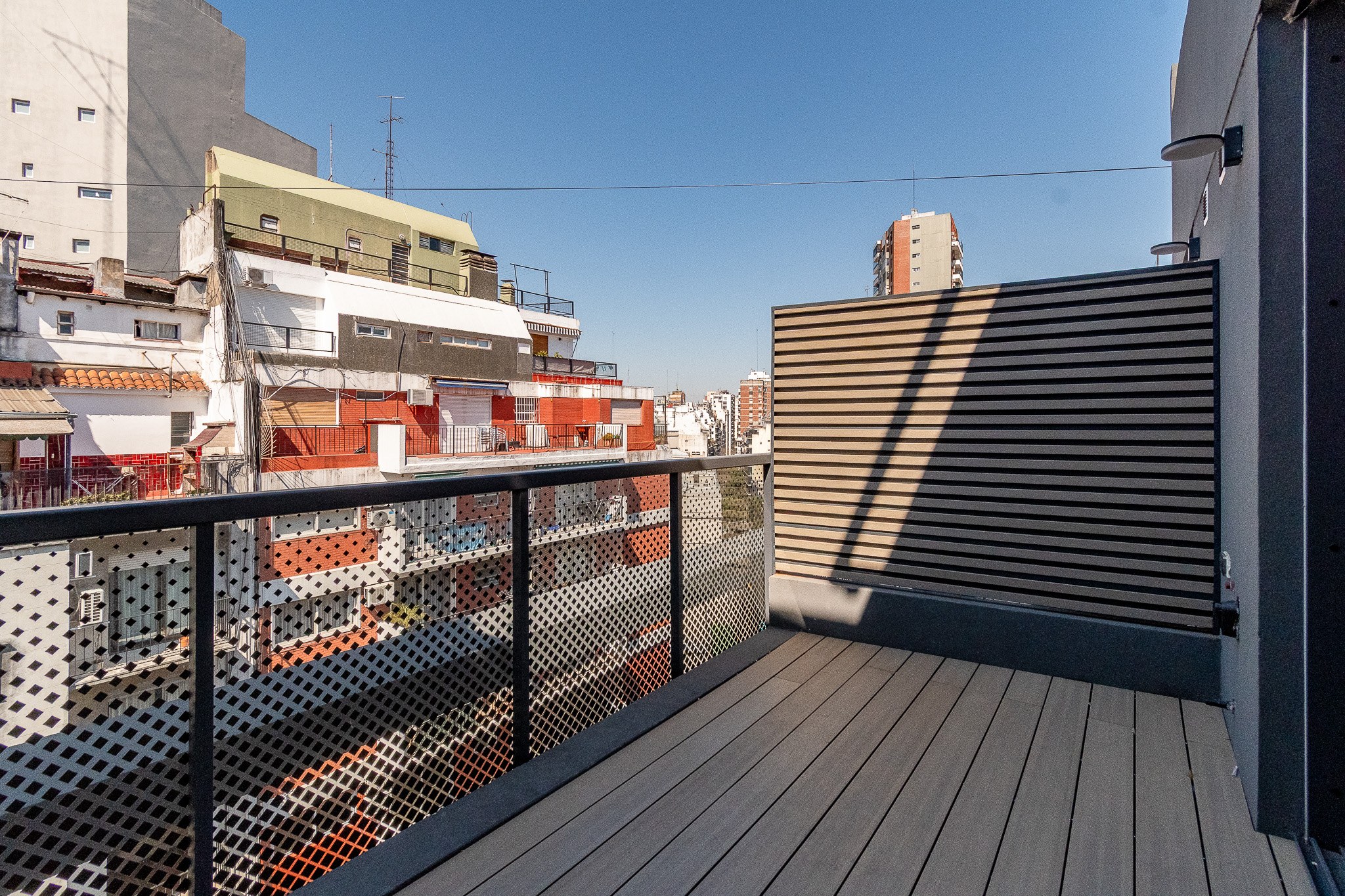 Venta Departamento de 2 ambientes, 9º Piso  al frente, a estrenar. Listo para escriturar. — foto 1