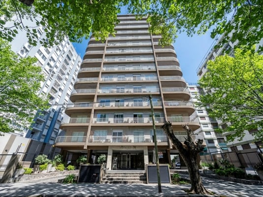 Departamento venta de 3 amb piso 11° cochera cub Ramos Mejia — foto 2