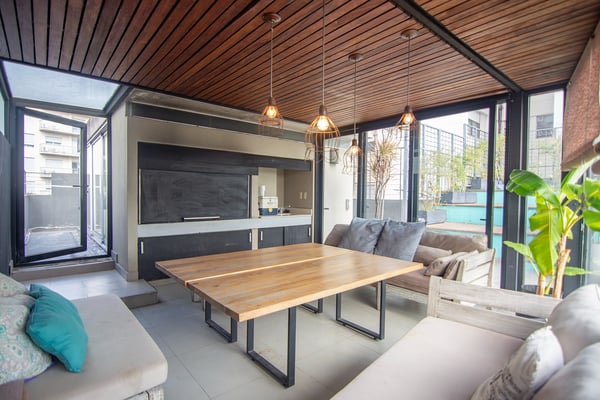 SEMIPISO EN CABALLITO CON TERRAZA PROPIA, PISCINA Y QUINCHO — foto 3