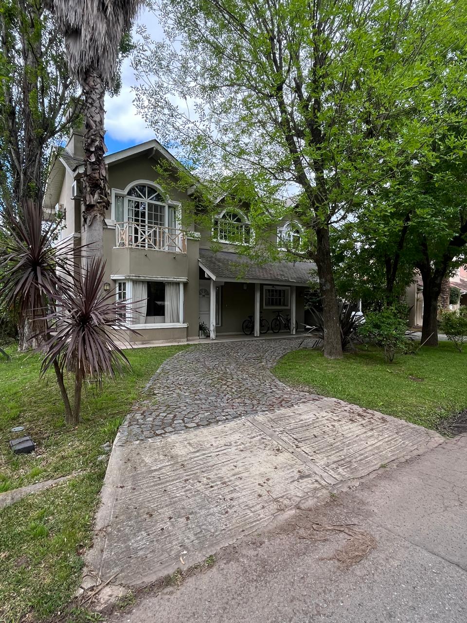 VENTA CASA DE 5 AMBIENTES EN CLUB DE CAMPO PUEYRREDÓN – PILAR — foto 1