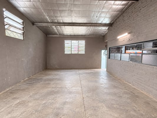 VENTA GALPÓN PH CON OFICINAS, DEPÓSITOS EN CASEROS — foto 5