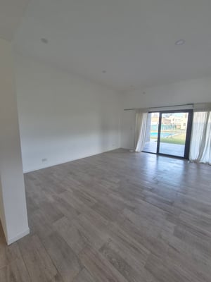 VENTA CASA 3 DORMITORIOS - PILETA - BARRIO EL ALJIBE — foto 2