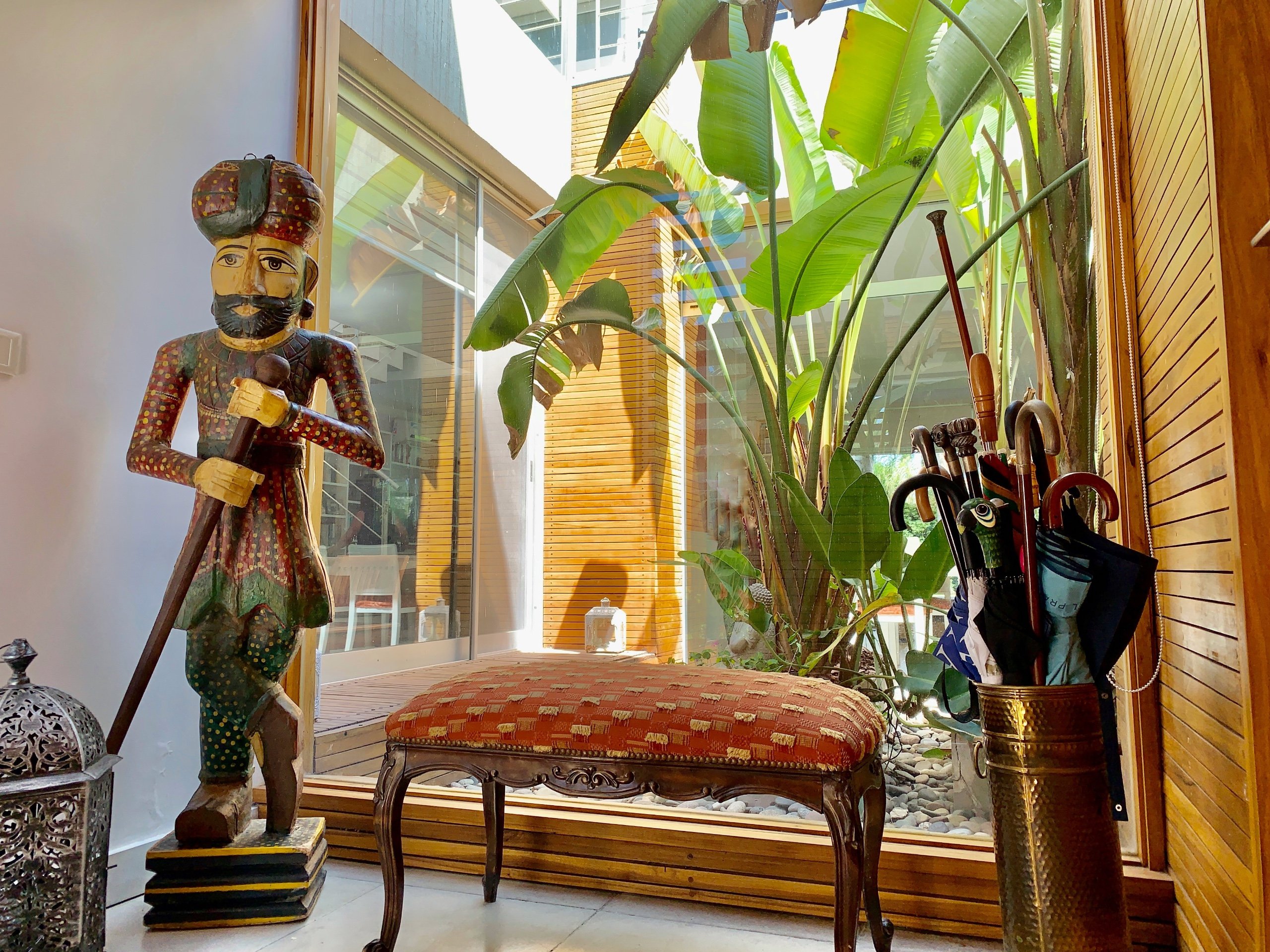 Excelente casa de amplios ambientes y 5 dormitorios en Santa Barbara — foto 1