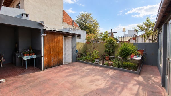 VENTA CASA LLAVALLOL 4 AMBIENTES COCHERA PATIO — foto 4