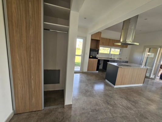 VENTA CASA 4 AMB CON JARDÍN Y PILETA EN SAN SEBASTIÁN — foto 4