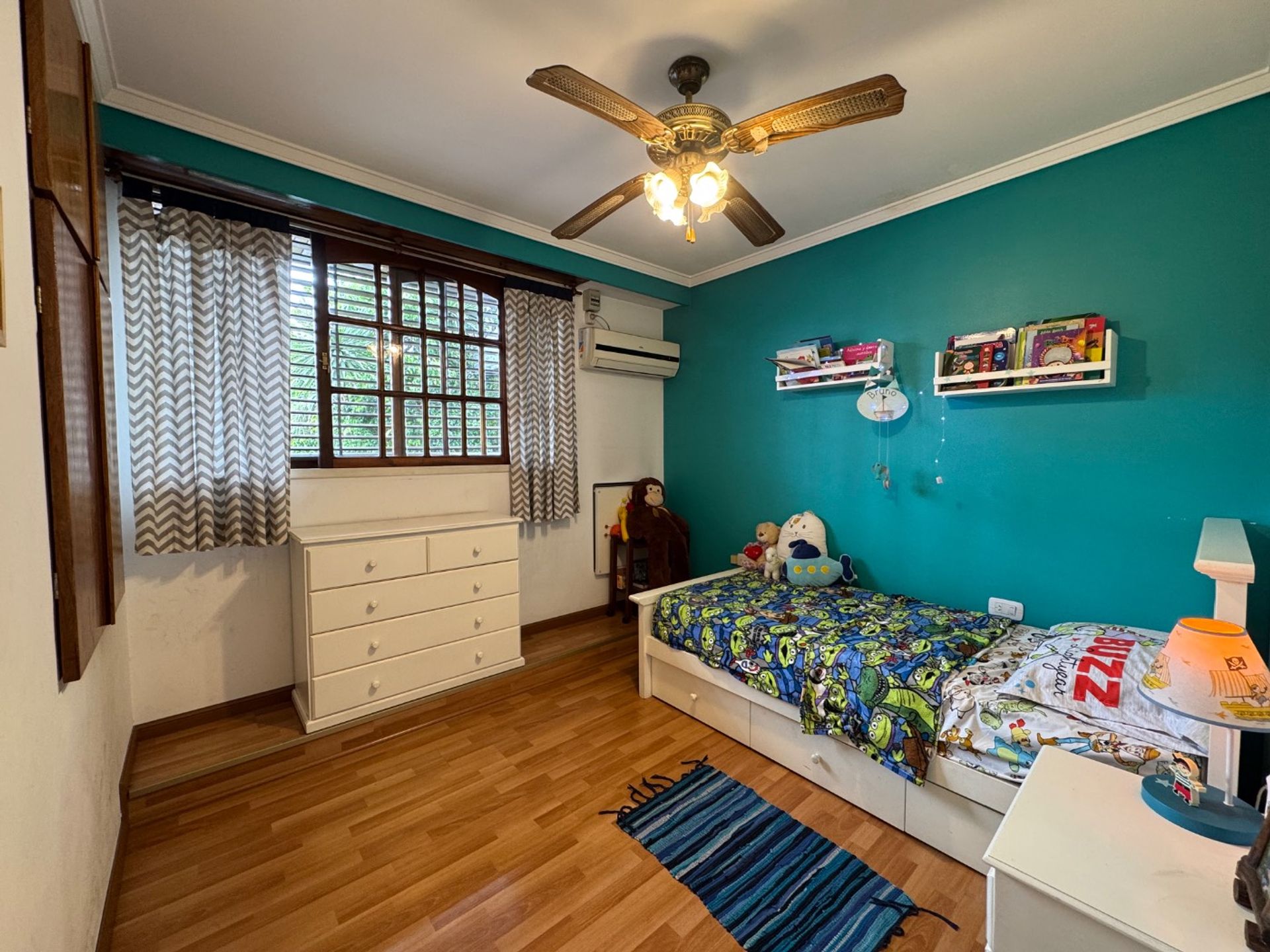 LUZURIAGA, CASA MULTIFAMILIAR EN VENTA 8 AMBIENTES — foto 1