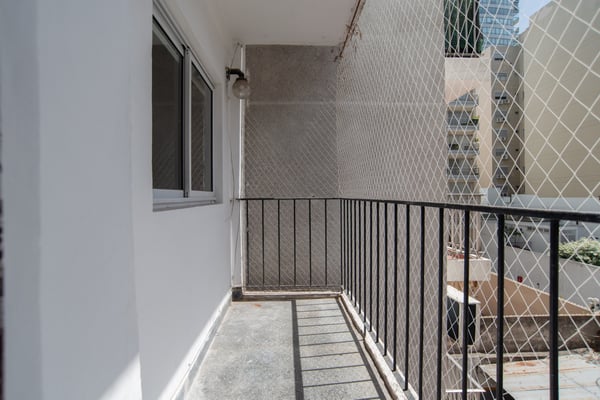 Venta de departamento de 3 ambientes con balcón y mucha luz en Cañitas — foto 5
