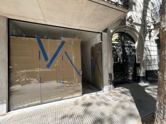 ALQUILER LOCAL COMERCIAL EN EDIF. A ESTRENAR I ALMAGRO — foto 4