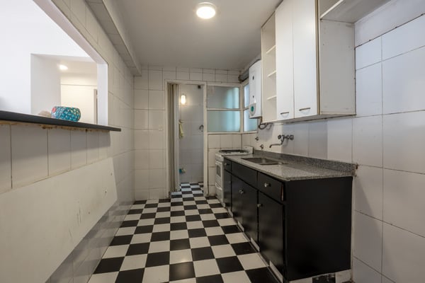 Alquiler departamento 3 ambientes Almagro con balcón — foto 5
