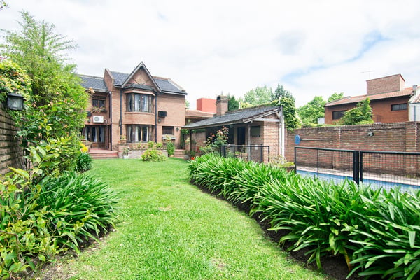 Casa 5 ambientes con Jardín y Pileta, Beccar Residencial — foto 3