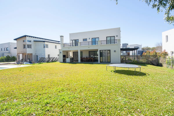 Venta Casa en Barrio San Matías - Área 3 - Pileta y gran jardín - Belén de Escobar — foto 4