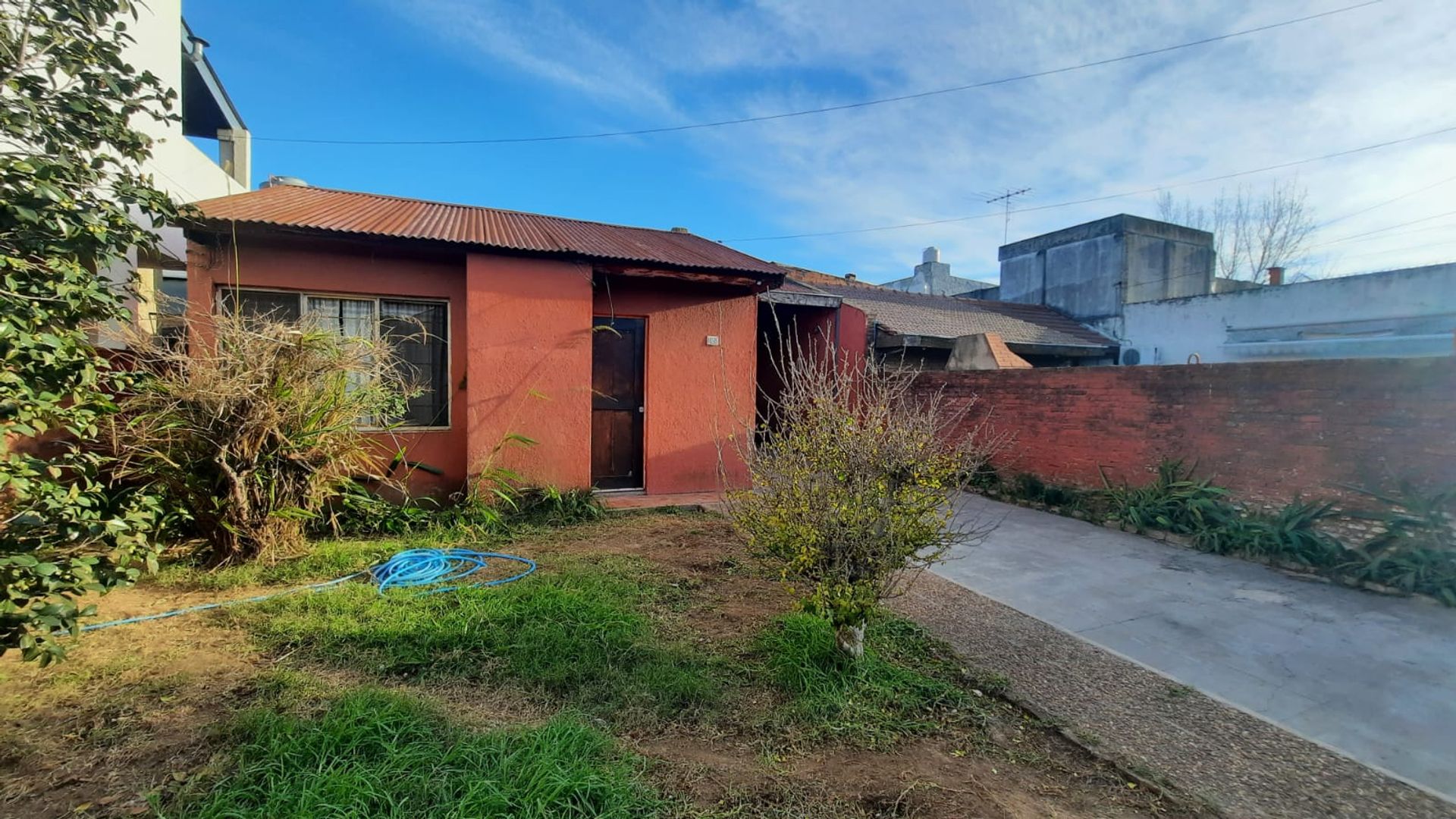 VENTA CASA 3 AMBIENTES VILLA BALLESTER A RECICLAR — foto 1