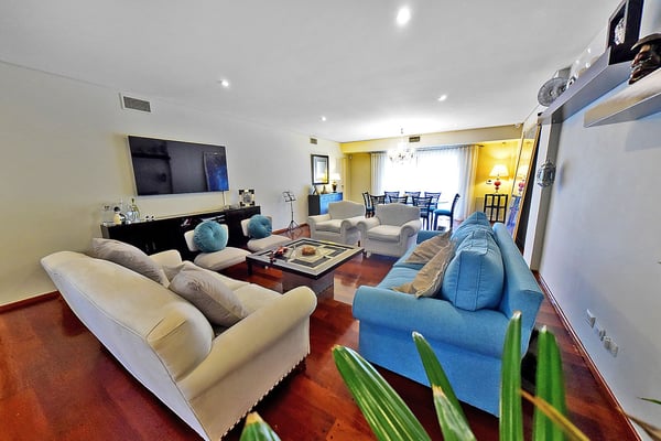 VENTA CASA 5 AMBIENTES MARTINEZ PILETA Y QUINCHO — foto 4