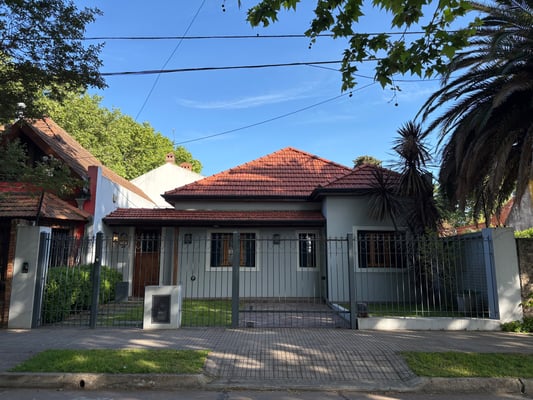 Casa en venta en Florida, una planta, 2 dormitorios, jardín y pileta — foto 4