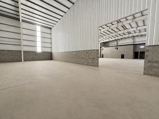 GALPON EN ALQUILER EN POLO INDUSTRIAL EZEIZA | 438 M² | PORTÓN LATERAL — foto 3