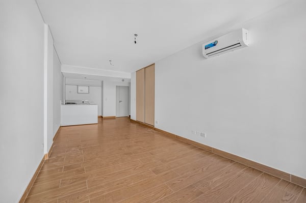 Monoambiente a estrenar en 7º piso al frente, con balcón y placares — foto 4