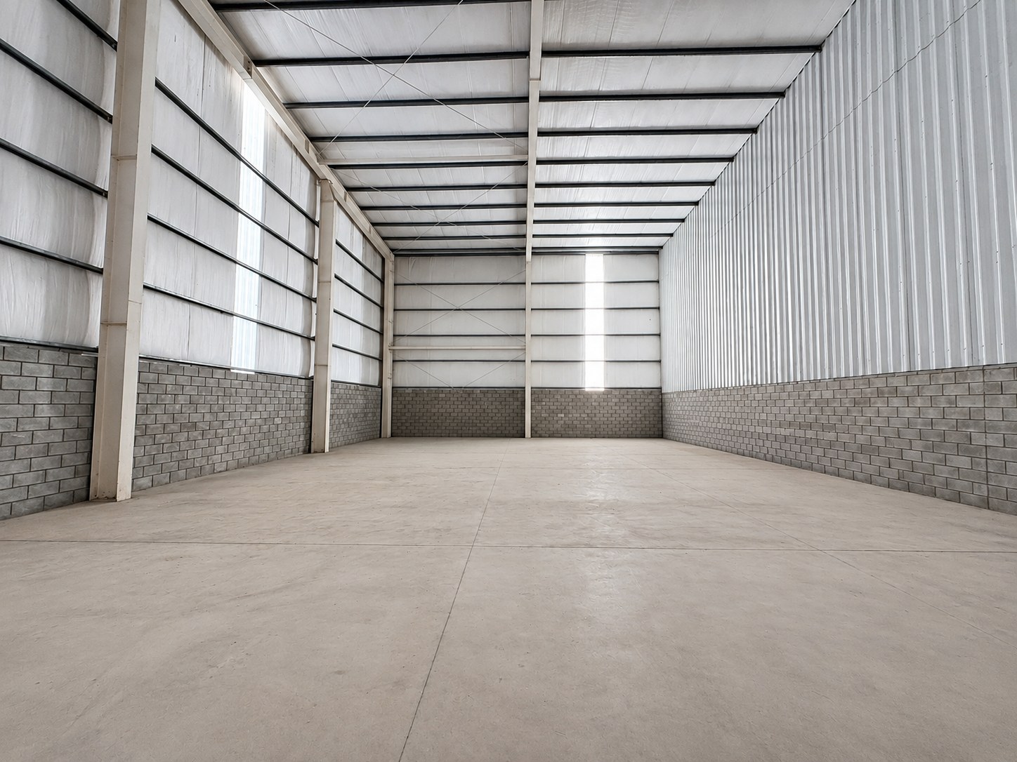 GALPON EN ALQUILER EN POLO INDUSTRIAL EZEIZA | 438 M² | PORTÓN LATERAL — foto 1