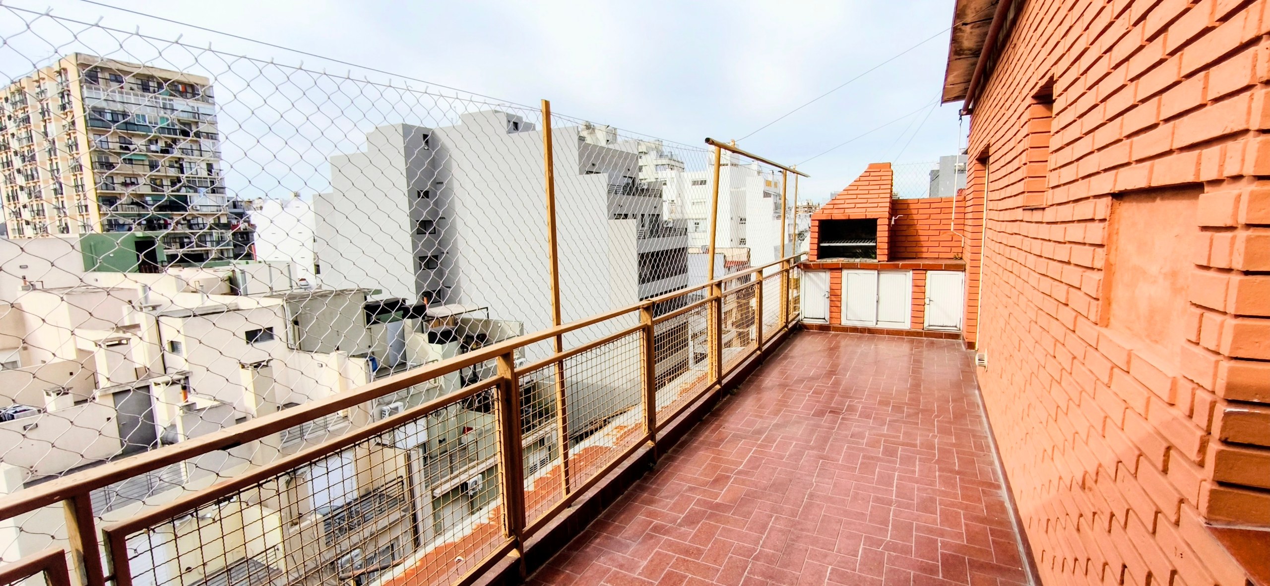 VENTA DEPARTAMENTO DOS AMBIENTE  CON  IMPORTANTE BALCON ALMAGRO — foto 1