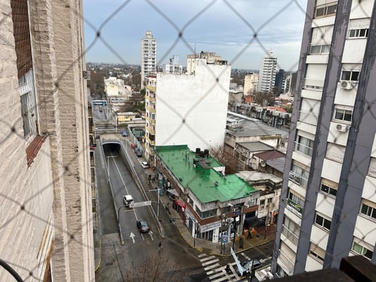 3 amb  con balcón al frente  y cochera,a metros de Las Lomitas — foto 5