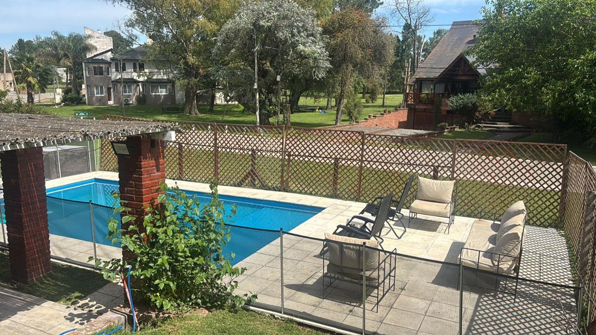VENTA CASA 6 AMB EN COUNTRY MI REFUGIO LOTE 1400m2 — foto 1