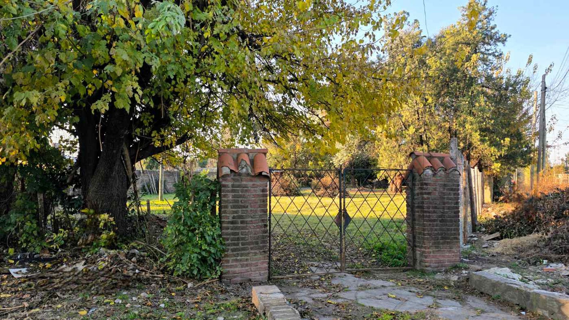VENTA LOTE 1472M2 CALLE ACCESO A HIGHLAND DEL VISO — foto 1