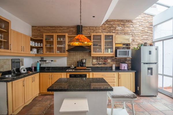 VENTA CASA CON PILETA Y COCHERA EN OLIVOS — foto 3
