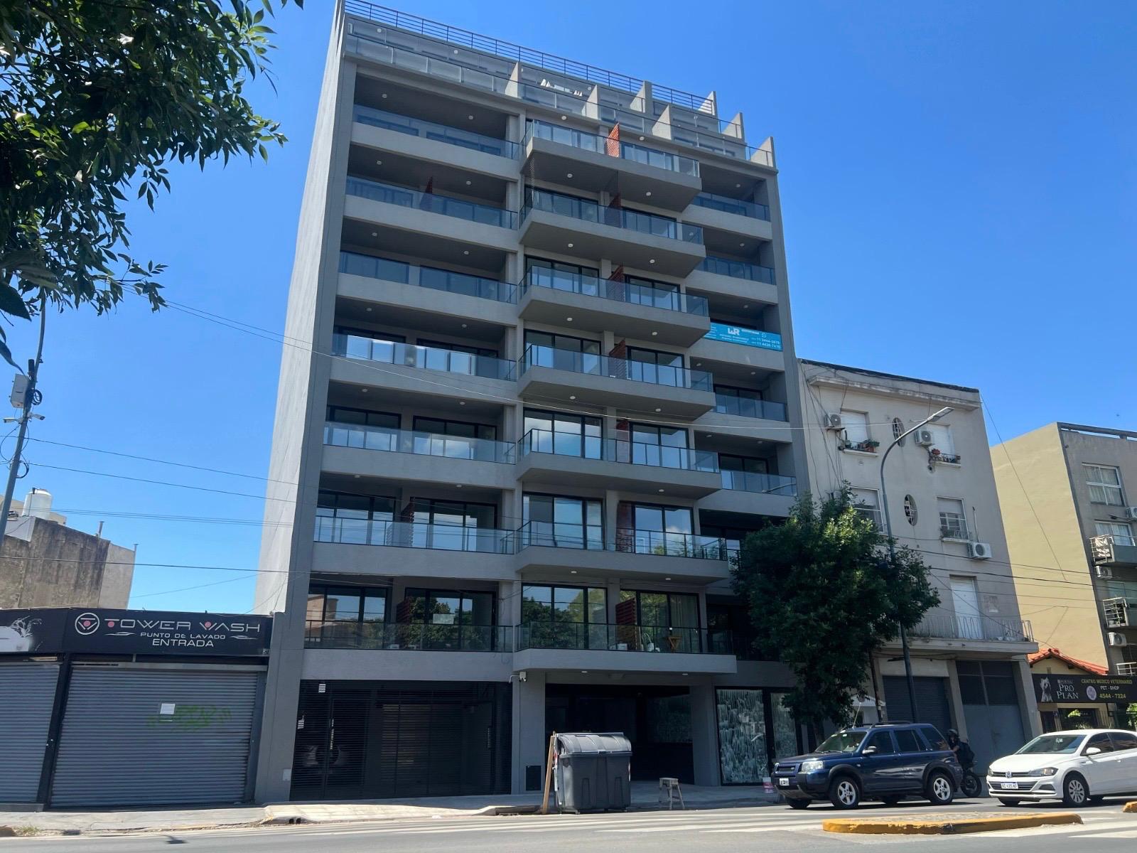 Venta Ambiente y medio Alto c/ Balcón en Coglhan — foto 1