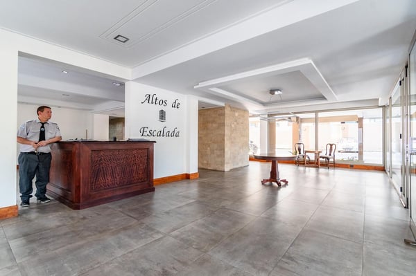 Departamento venta de 2 amb piso 12  cochera   Ramos Mejía — foto 3