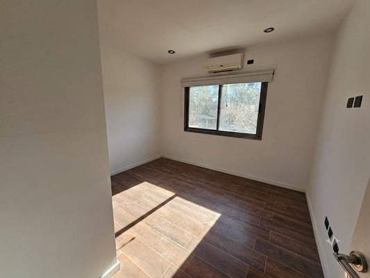VENTA CASA 6 AMBIENTES CON JARDÍN EN CARDALES VILLAGE — foto 5