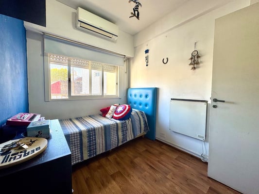 VENTA DEPARTAMENTO SEMIPISO 3 AMB BALCÓN FLORESTA — foto 3