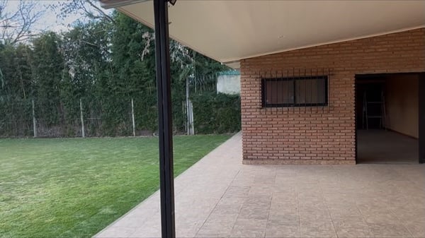 LOTE PARQUIZADO EN BENAVIDEZ. QUINCHO Y GALERÍA — foto 3