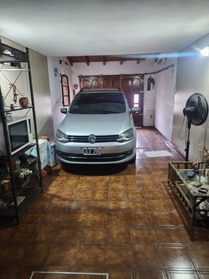 VENTA DE CASA 3 AMB. EN BANFIELD JARDIN COCHERA — foto 5