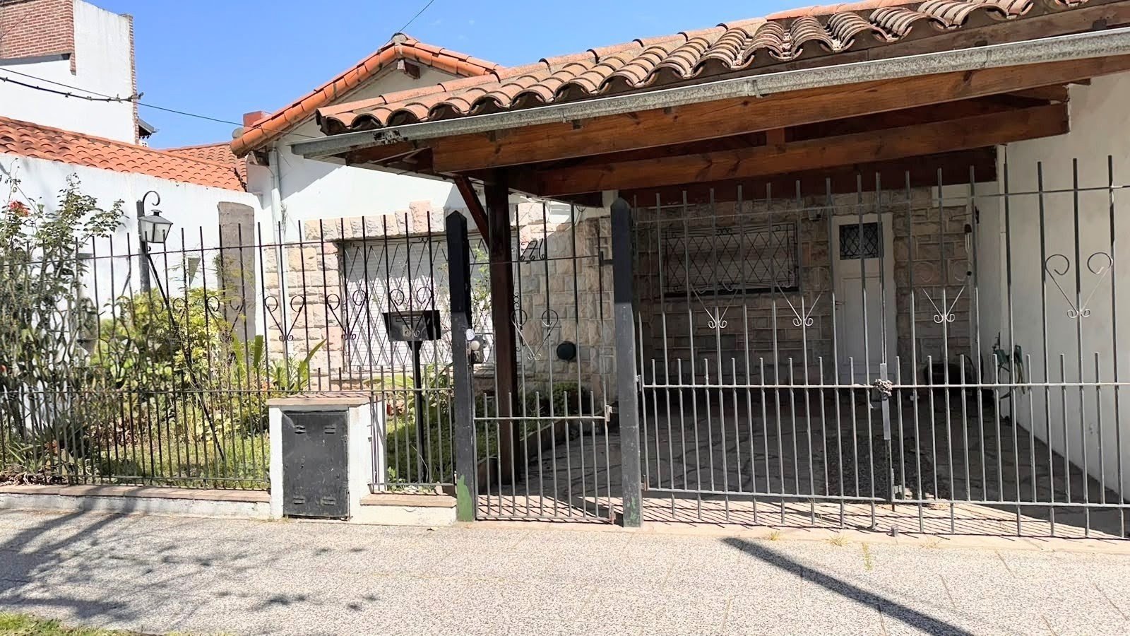 VENTA CASA 4 AMBIENTES CON PATIO — foto 1