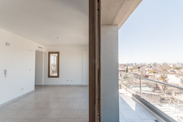 VTA Departamento 3 Ambientes al Frente – Villa Pueyrredón| PISO 7 AL FRENTE CON VISTA ABIERTA Y LUZ. — foto 2