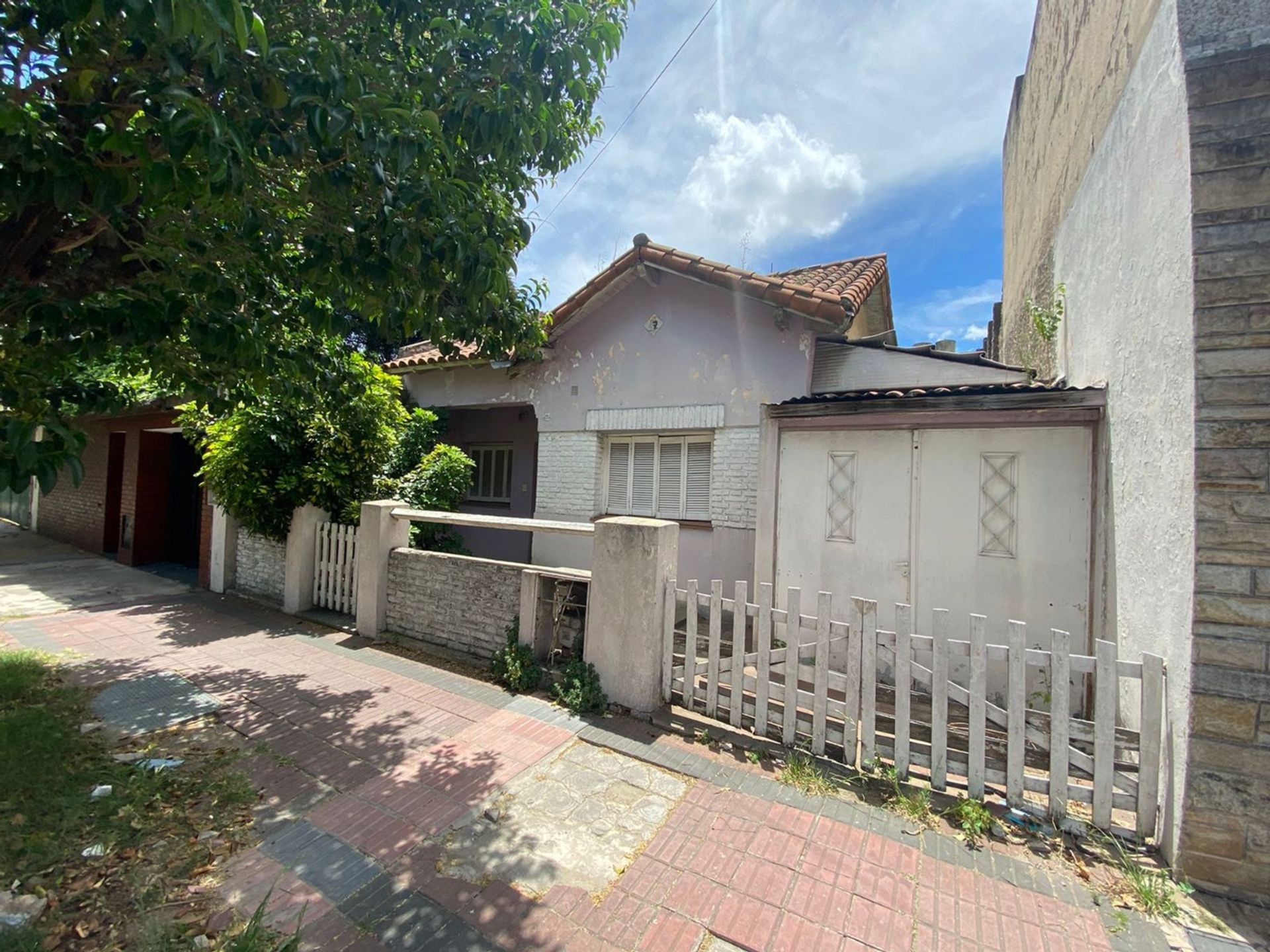 VENTA CASA 3 AMB.COCHERA A RECICLAR APTO CREDITO. — foto 1