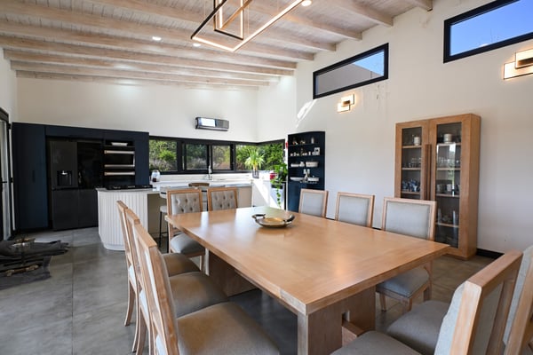 Casa a nuevo con quincho y pileta en club de polo con boxes — foto 4
