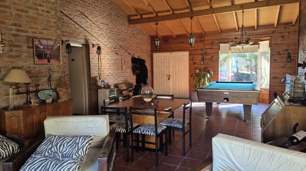 Casa 4 dormitorios Pileta Parque Exaltación — foto 2