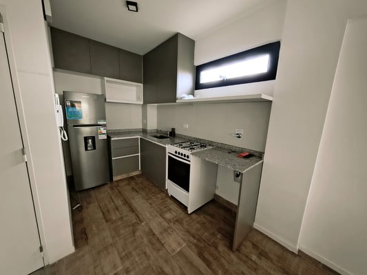 ALQUILER  MONOAMBIENTE EN VILLA SANTA RITA  CON  BALCÓN — foto 2
