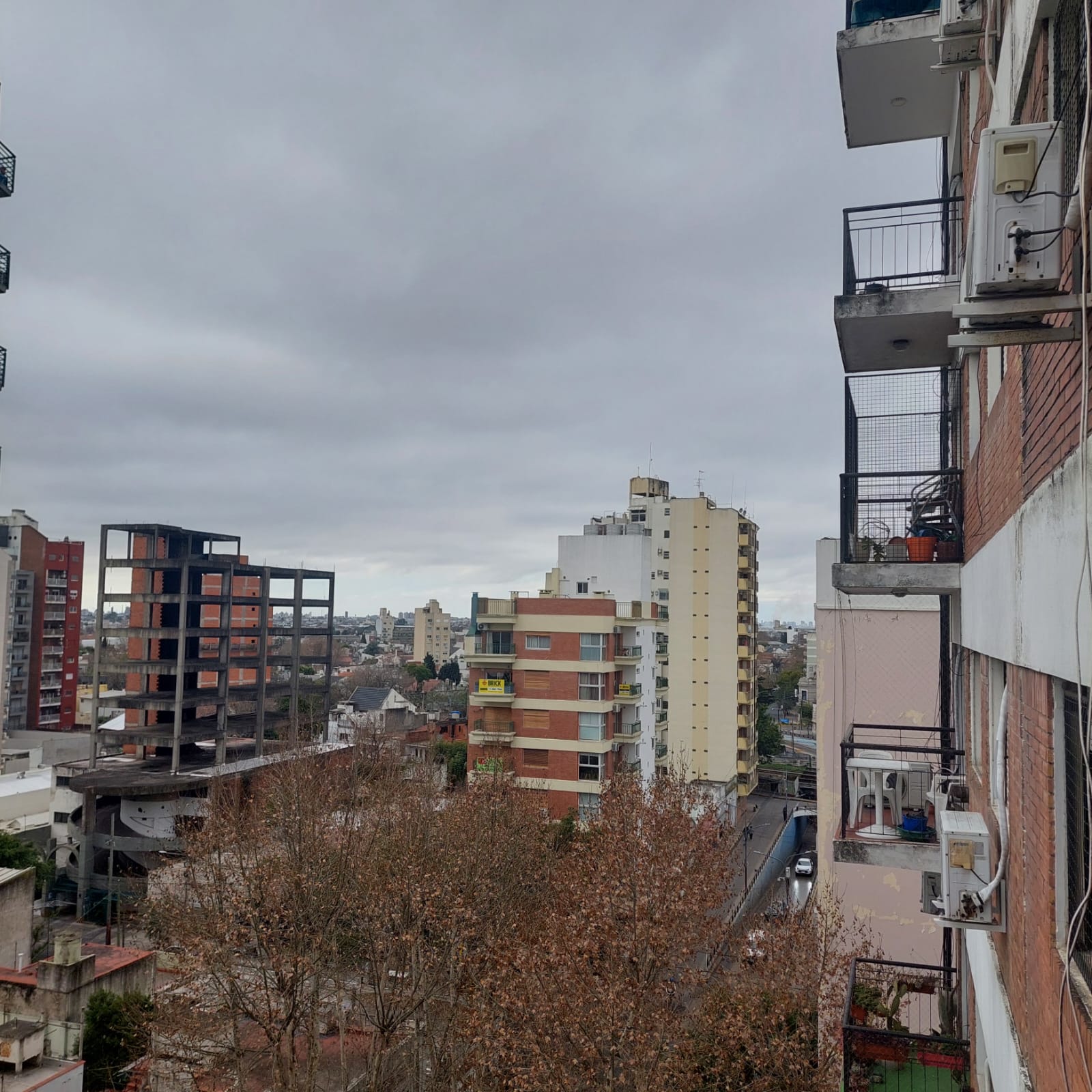 3 AMBIENTES EN LANÚS CENTRO! | CON COCHERA Y APTO CRÉDITO — foto 1