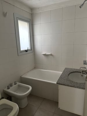 ALQUILER DEPTO 2 AMBIENTES EN COGHLAN CON BALCON — foto 5