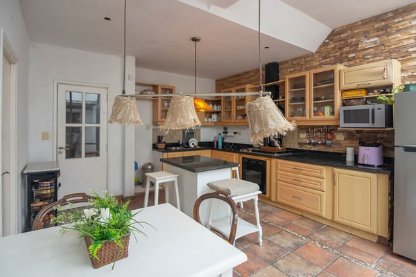 VENTA CASA CON PILETA Y COCHERA EN OLIVOS — foto 4