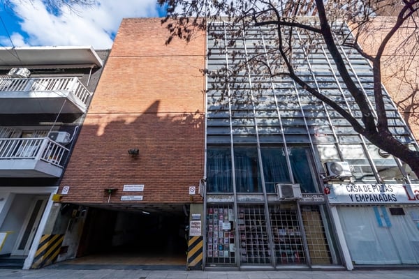 VENTA 2 COCHERAS FIJAS & CUBIERTAS - BELGRANO R — foto 5